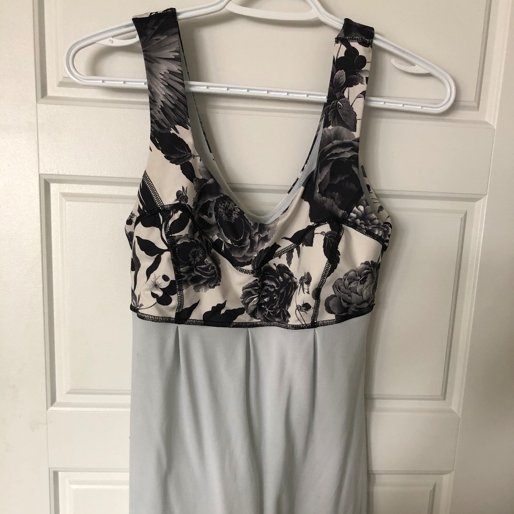 Lululemon size 8 workout top